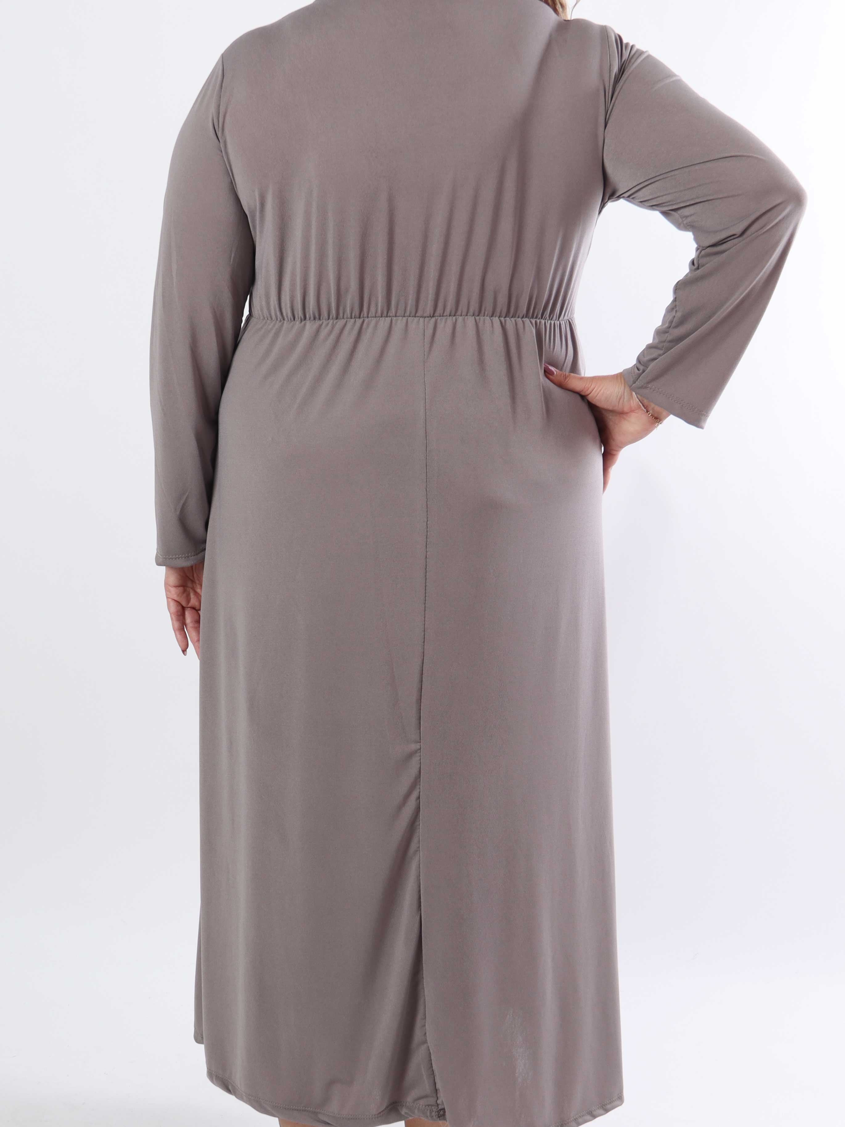 Nelly Plain - Elastisk plus size ensfarvet kjole i viskose